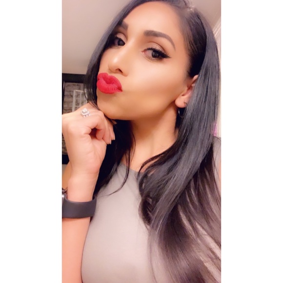 Meet your Posher, Clarissa - Picture 1 of 1